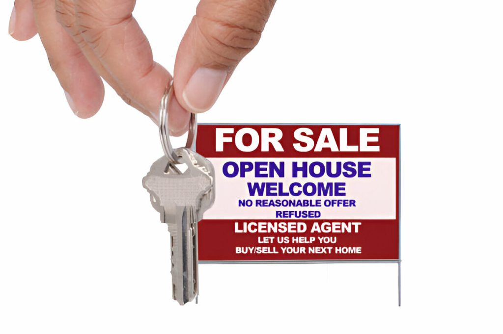 A hand holding house keys in front of a "For Sale" open house sign, indicating that no reasonable offer will be refused and offering licensed agent services for buying or selling a home, while also showcasing effective marketing strategies to attract new tenants.